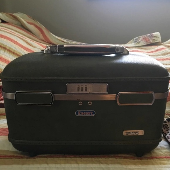 american escort luggage